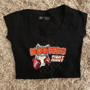 RARE!!! VINTAGE HOOTERS Y2K “FIGHT NIGHT” CROP TOP